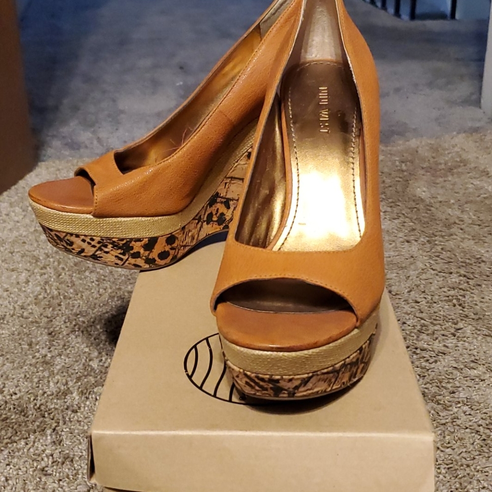 Nine West -  Wedge heel